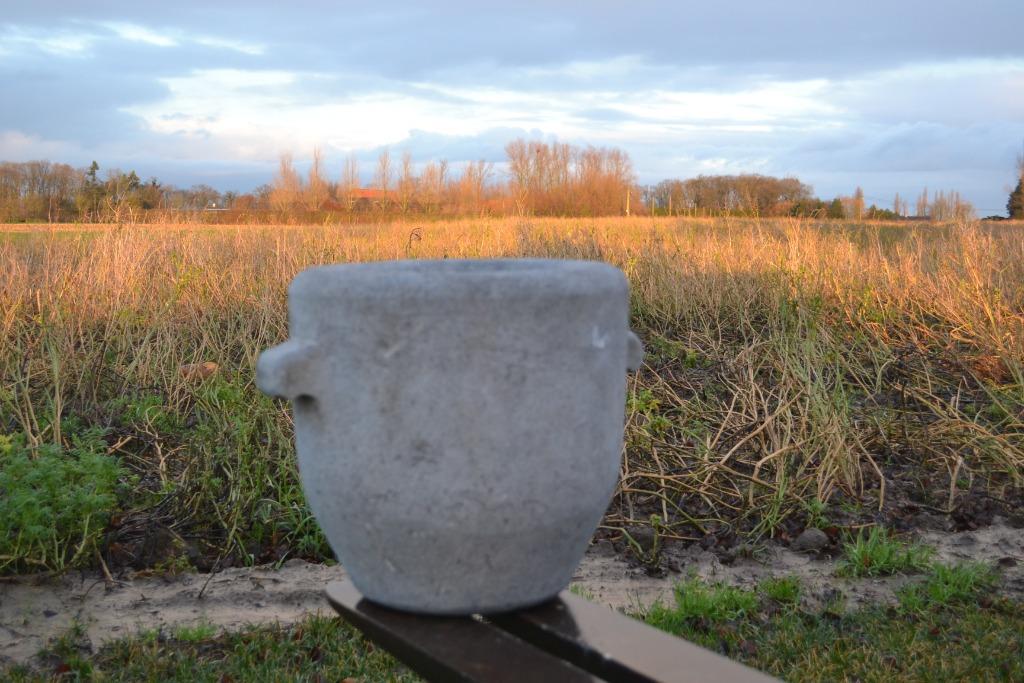 antieke arduinen pekelpot of zuurkoolpot, Ophalen