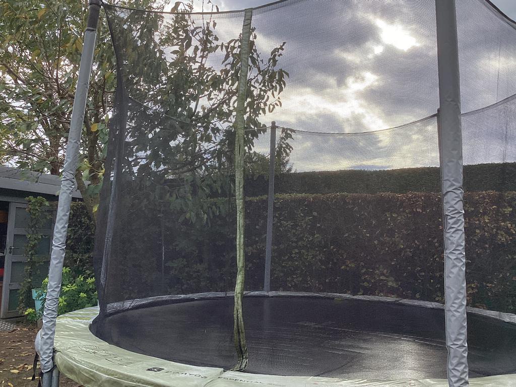 Trampoline met veiligheidsnet, Enlèvement, Utilisé