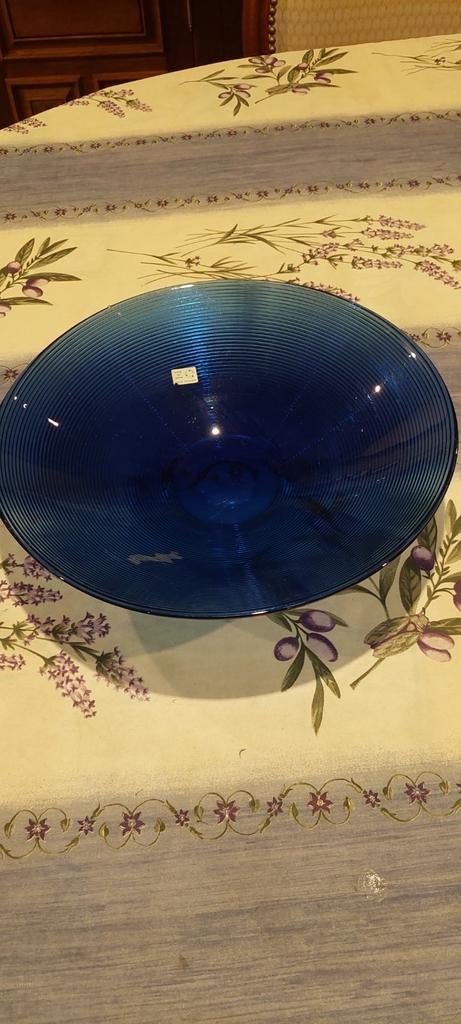 Fruitschaal in blauwglas made in spain 28 cm doormeter, Ophalen of Verzenden, Zo goed als nieuw, Glas