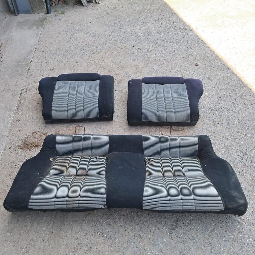 Gezocht: Toyota Celica supra 1983-1984 achterbank, Ophalen of Verzenden