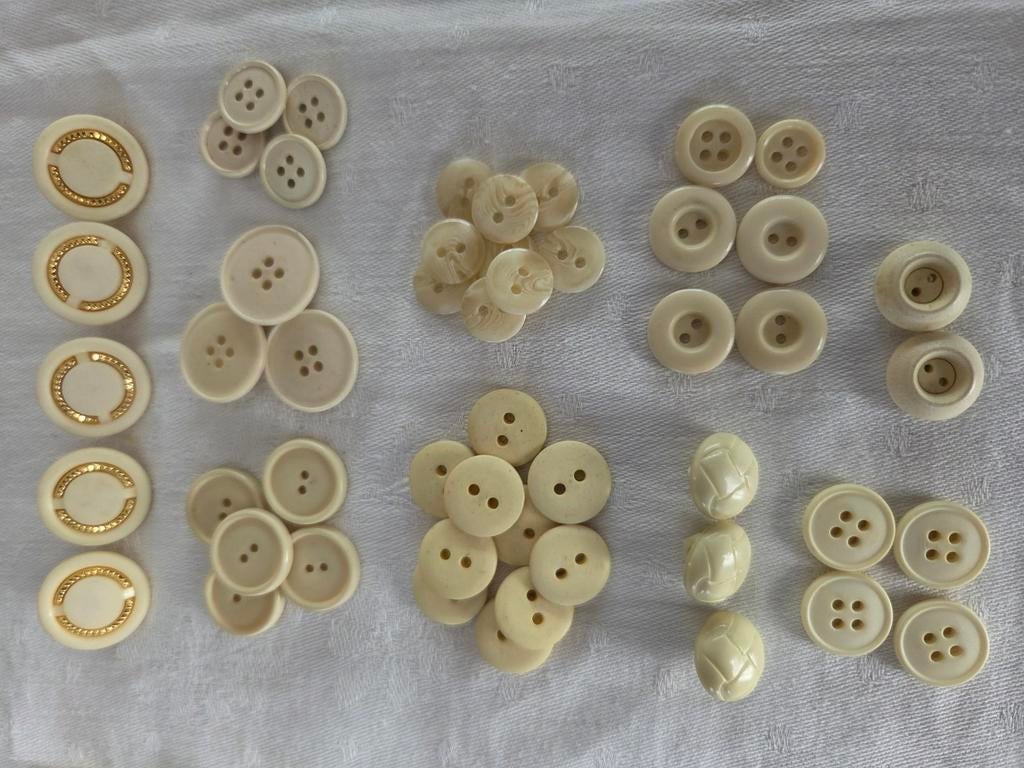 Set de boutons écru, Enlèvement ou Envoi, Comme neuf