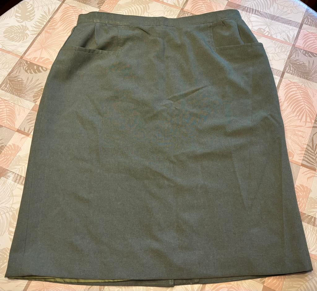 Kaki groene,gevoerde rok., Kleding | Dames, Maat 38/40 (M), Ophalen of Verzenden, Knielengte, Gedragen