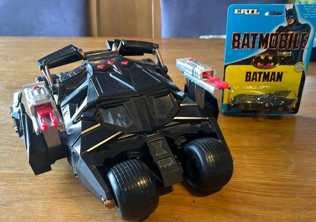 2x Batman BATMOBILE + TUMBLER+   figuren eind 90, Hobby en Vrije tijd, Ophalen of Verzenden, Zo goed als nieuw