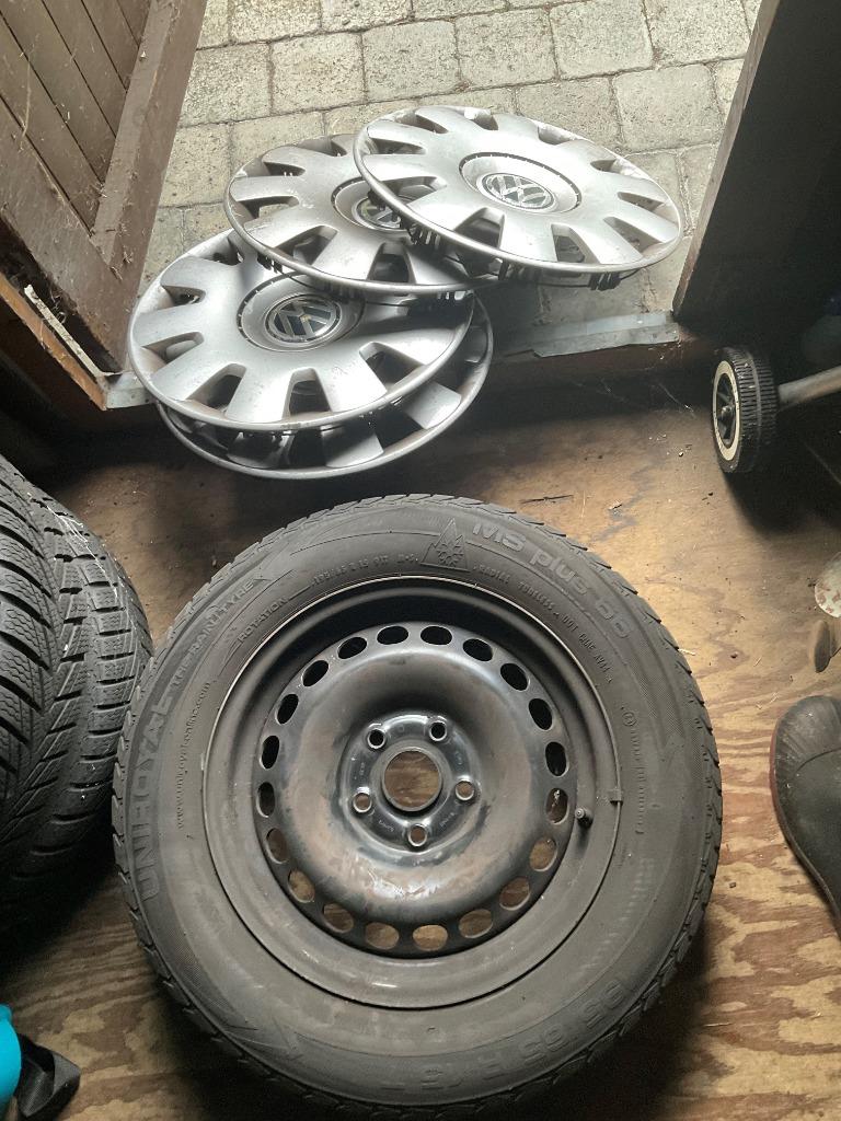 Set winterbanden + velgen 4 stuks, Auto-onderdelen, Banden en Velgen, Ophalen, Gebruikt, 15 inch, Velg(en)