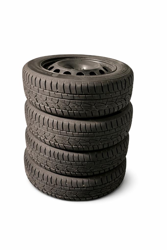 Winterbanden op velg - 205/60/R16 steek 5x108, Auto-onderdelen, Banden en Velgen, Ophalen, Gebruikt, 16 inch, Band(en)