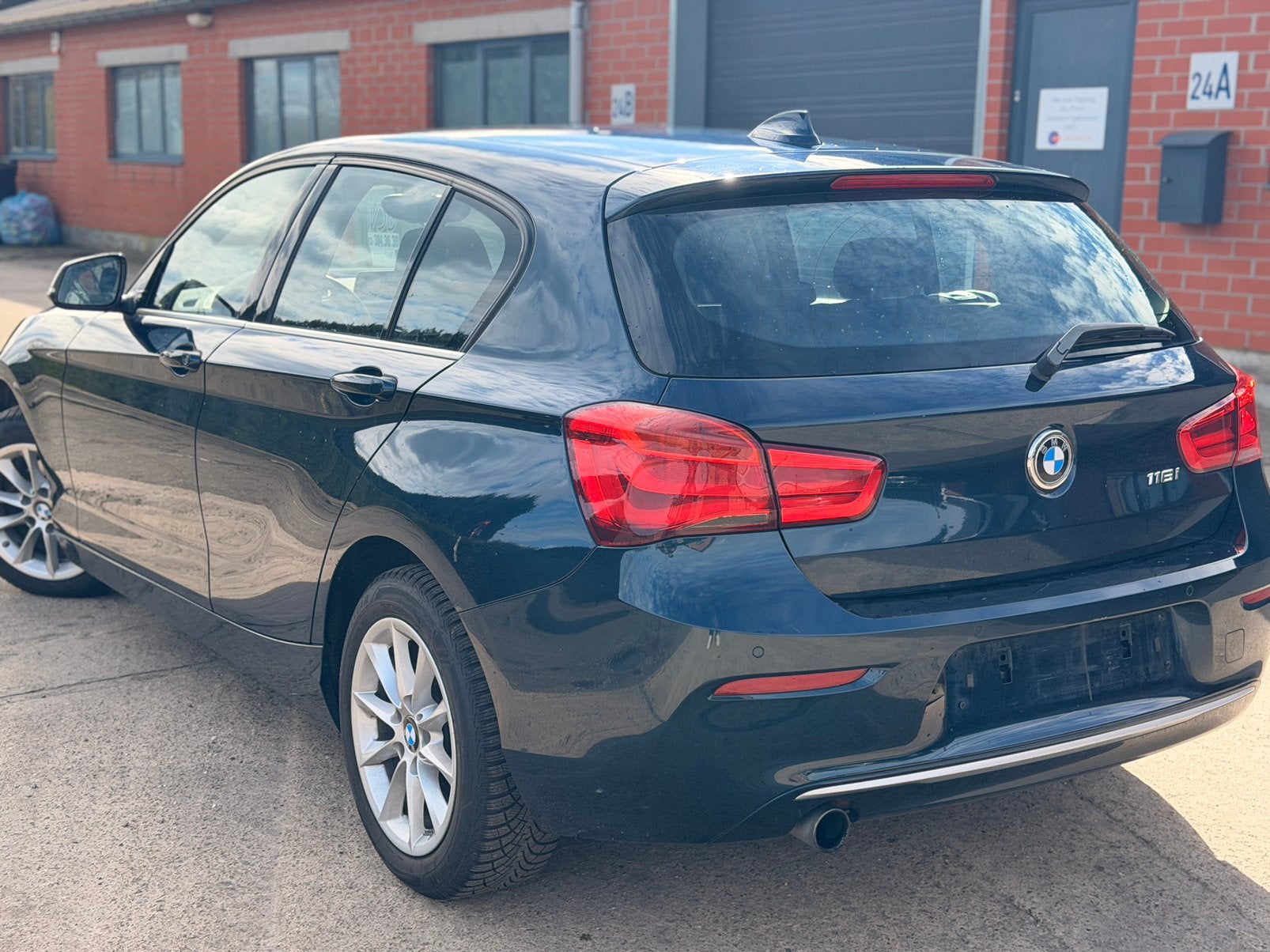 BMW 1 SERIE ✅118i BENZINE AIRCO LAAG KM GARANTIE, 100 kW, 1498 cc, Navigatiesysteem, Blauw