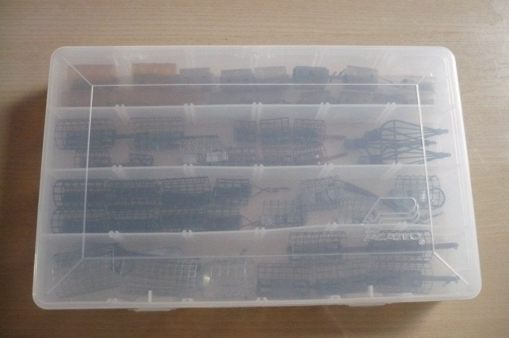 Plano box met voederkorven ., Enlèvement ou Envoi, Comme neuf, Flotteur ou Plomb