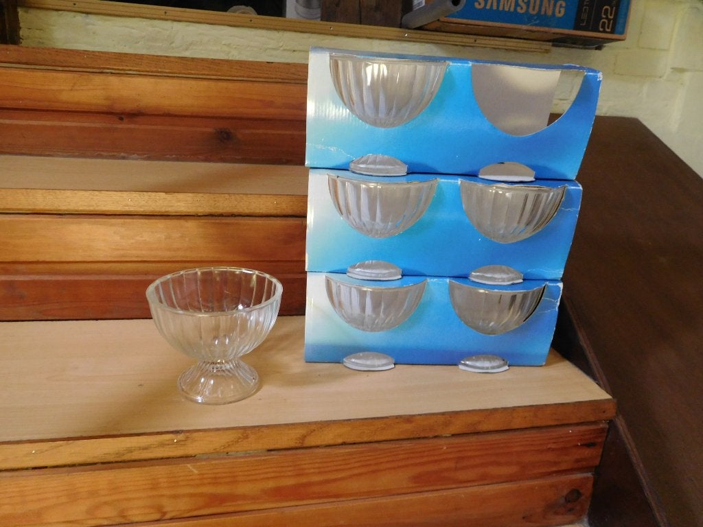 ijs coup en cocktail glazen  nog nieuw, Ophalen