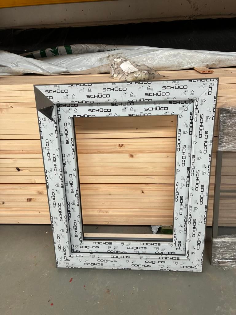 Draai/kipraam 620x766mm ral7039 kwartsgrijs, Doe-het-zelf en Bouw, Raamkozijnen en Schuifdeuren, Ophalen, Zo goed als nieuw