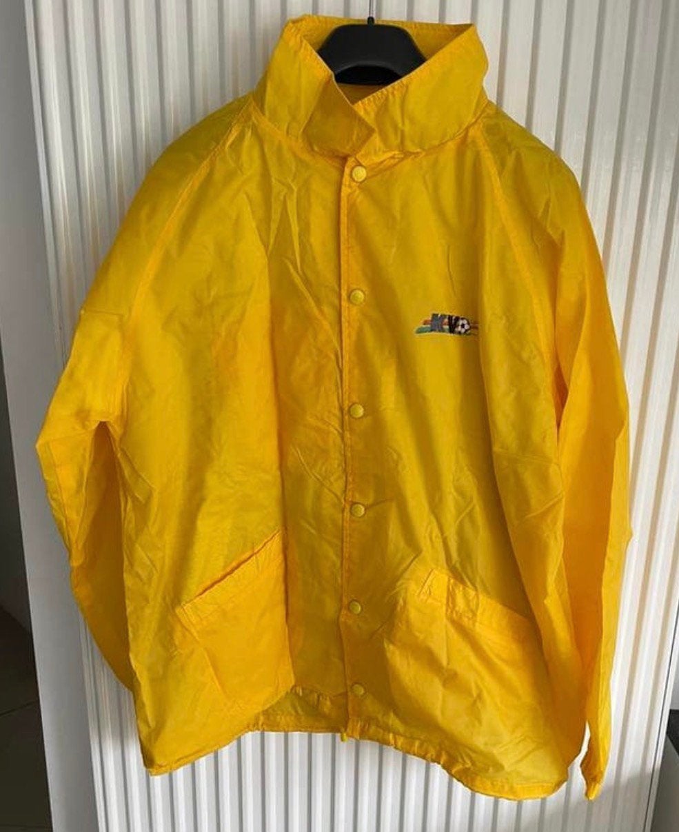 Gevoerde Knalgele Regenjas KVO / Parka - Maat XL, Caravanes & Camping, Vêtements de pluie, Comme neuf, Imperméable, Enlèvement ou Envoi