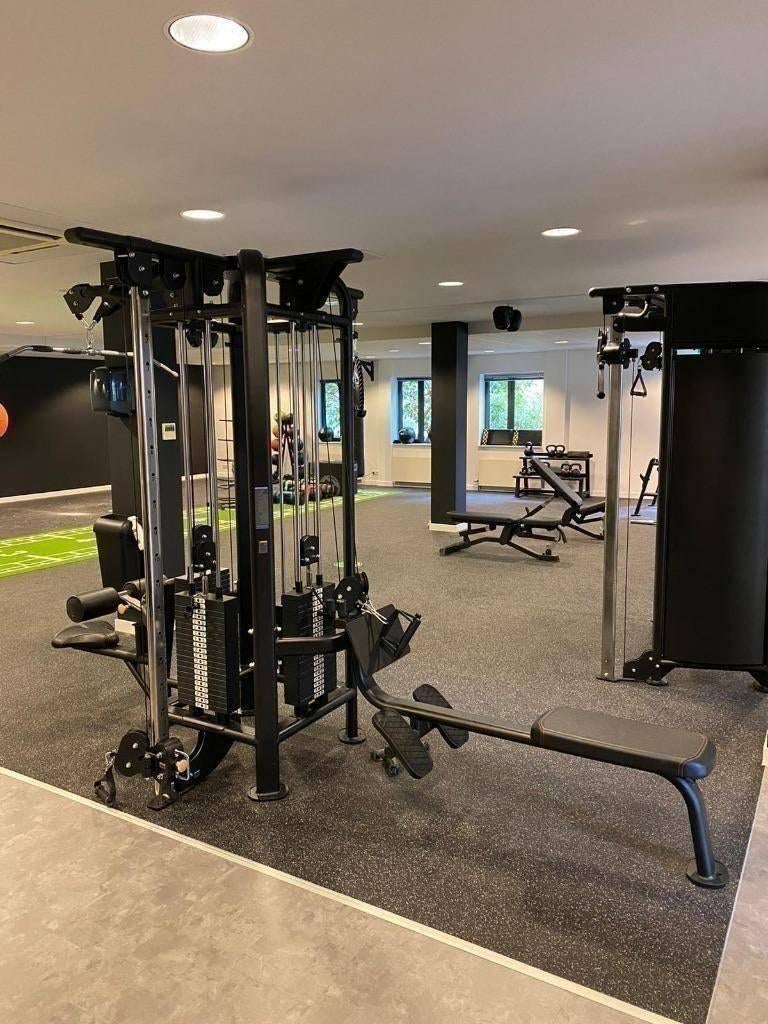 TECHNOGYM Multi home gym /4-station / jungle machine 57% off, Sport en Fitness, Fitnessmaterialen, Ophalen, Zo goed als nieuw