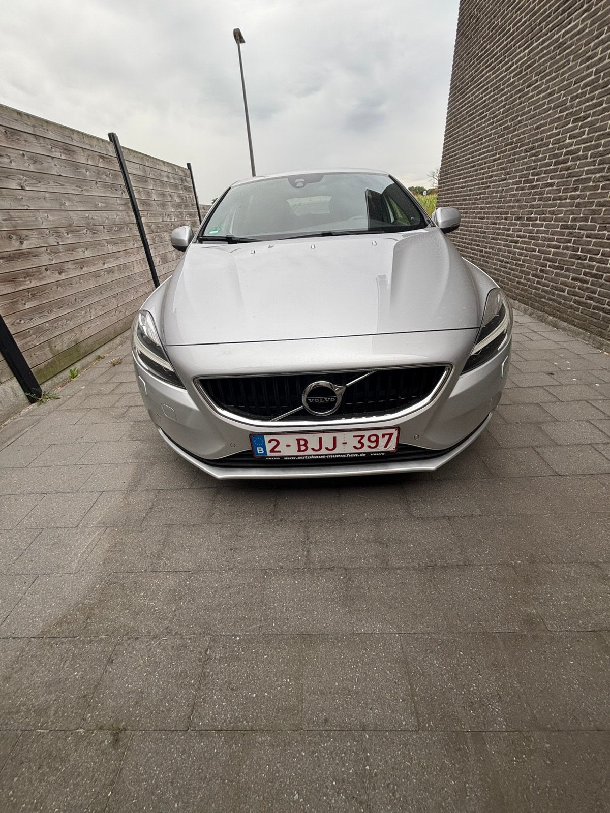 Goed onderhouden Volvo V40 D3 – 2.0 Diesel – 150 pk, Autos, Argent ou Gris, Achat, Euro 6, Carnet d'entretien