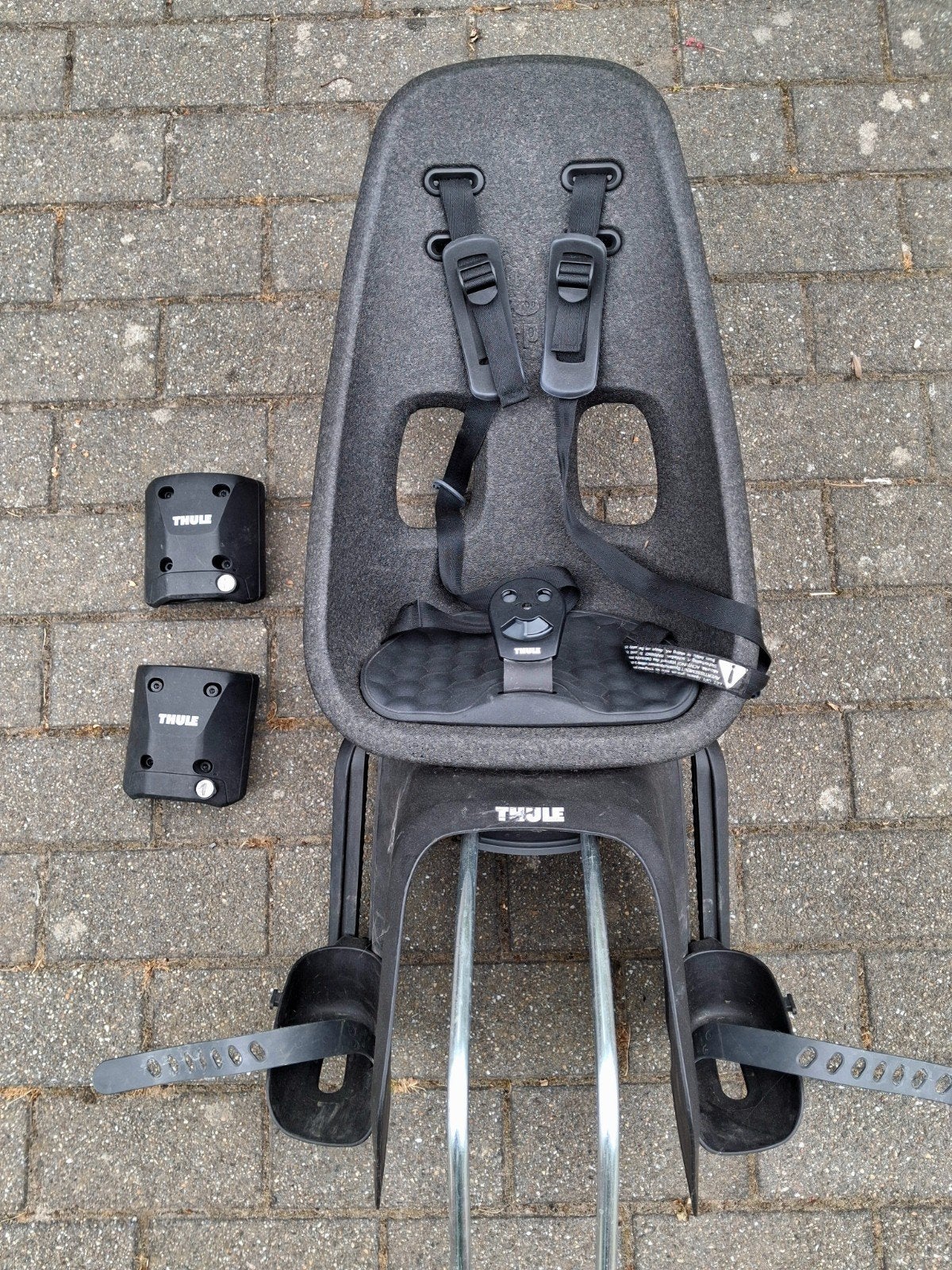 Thule fietsstoeltje Yepp Nexxt Maxi, Ophalen, Achterzitje, Voetsteuntjes, Zo goed als nieuw