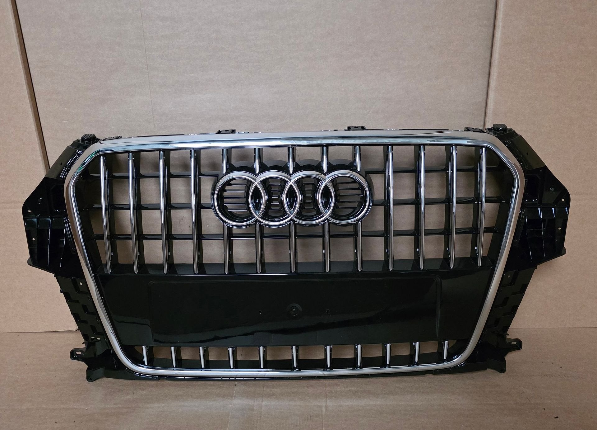 Grill Audi Q3 8U S-line Grille Basic bj.2011-2014 8U0 NIEUW, Neuf, -, Origine de la pièce connue, -
