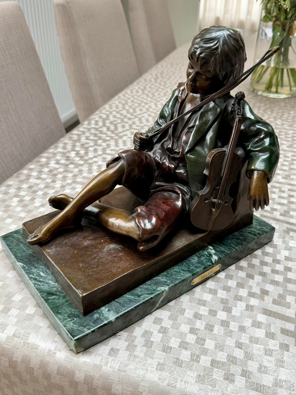 “The Sleeping Fiddler” Léon Tharel, Antiek en Kunst, Ophalen, Brons, 20 - 50 cm, Beeld