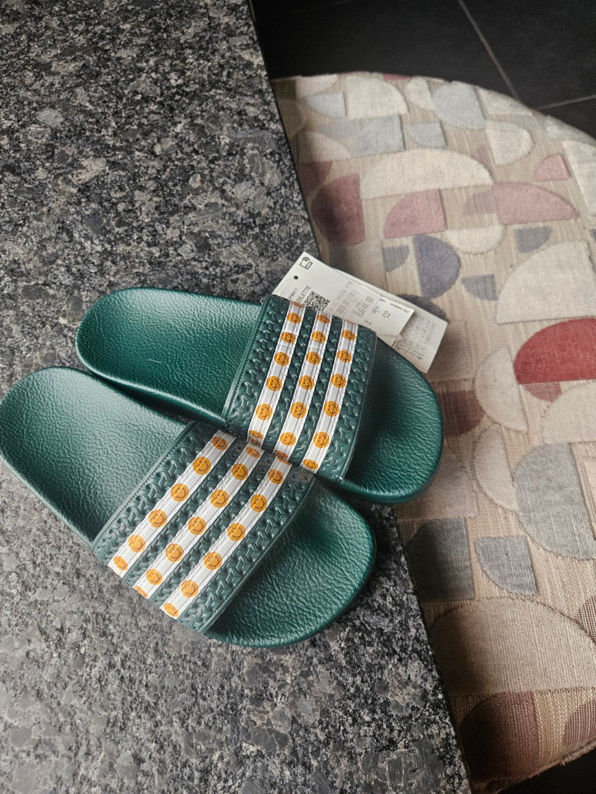 Slippers adidas, Enfants & Bébés, Vêtements enfant | Chaussures & Chaussettes, Neuf, Adidas, Garçon ou Fille, Enlèvement ou Envoi
