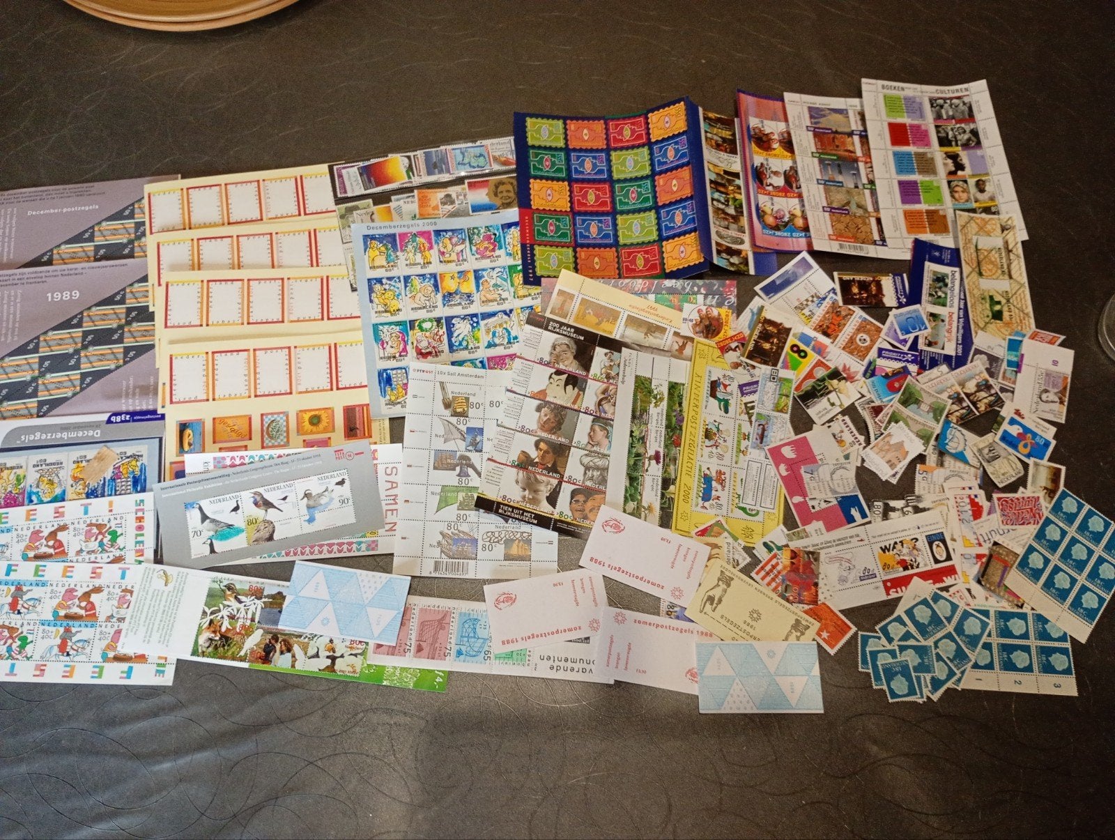 Q26) Grand lot de timbres néerlandaise neuf, Enlèvement ou Envoi