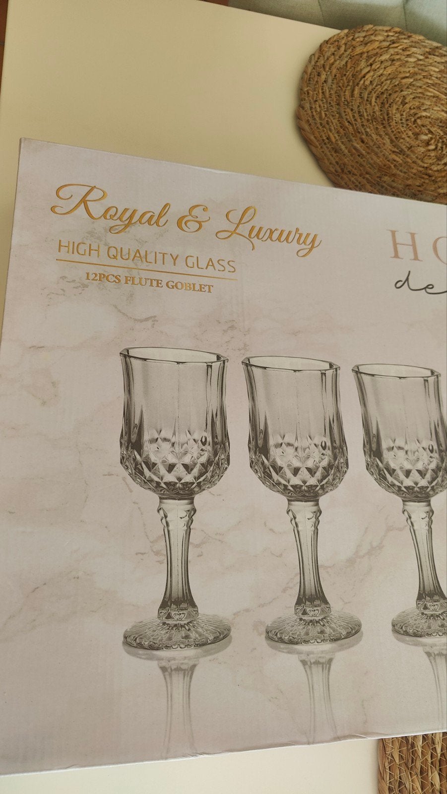 12 wijnglazen in doos, Verzamelen, Glas en Drinkglazen, Ophalen