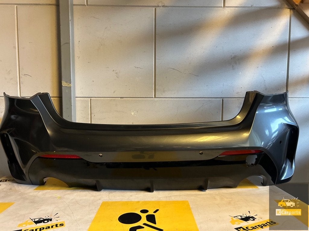 Bmw 1 serie f40 achterbumper M Pakket Bumper PDC 2018-Heden, Auto-onderdelen, Carrosserie, Bumper, BMW, Achter, Gebruikt