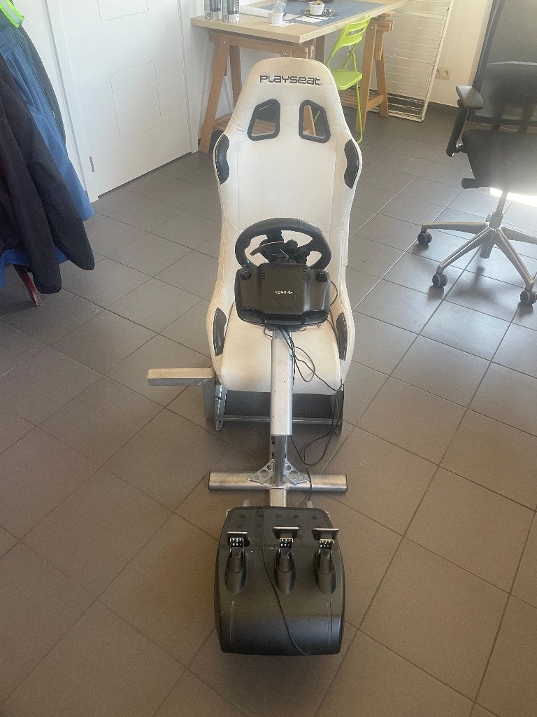 Playseat racestoel + Logitech G29 racestuur en pedalen, Games en Spelcomputers, Spelcomputers | Sony Consoles | Accessoires, Ophalen