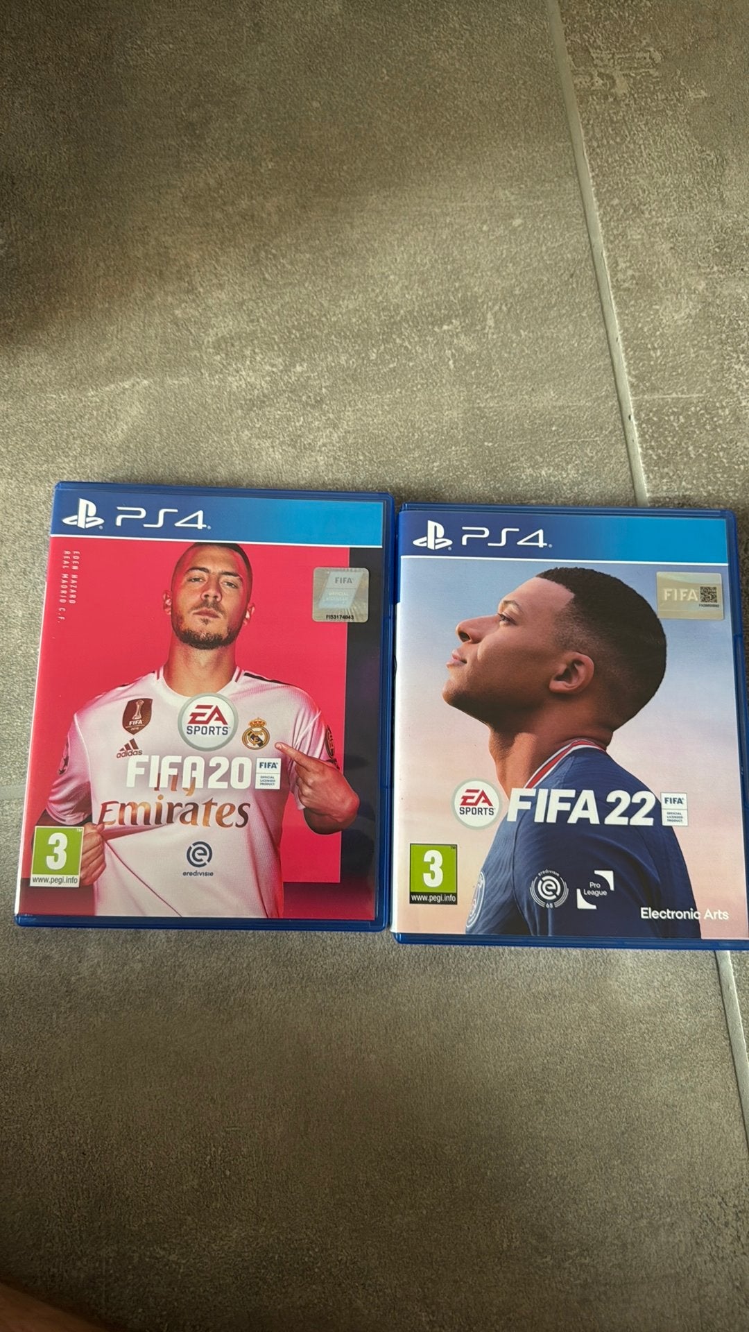 FIFA 20 et 22, Consoles de jeu & Jeux vidéo, Jeux | Sony PlayStation 4, Enlèvement ou Envoi, Comme neuf