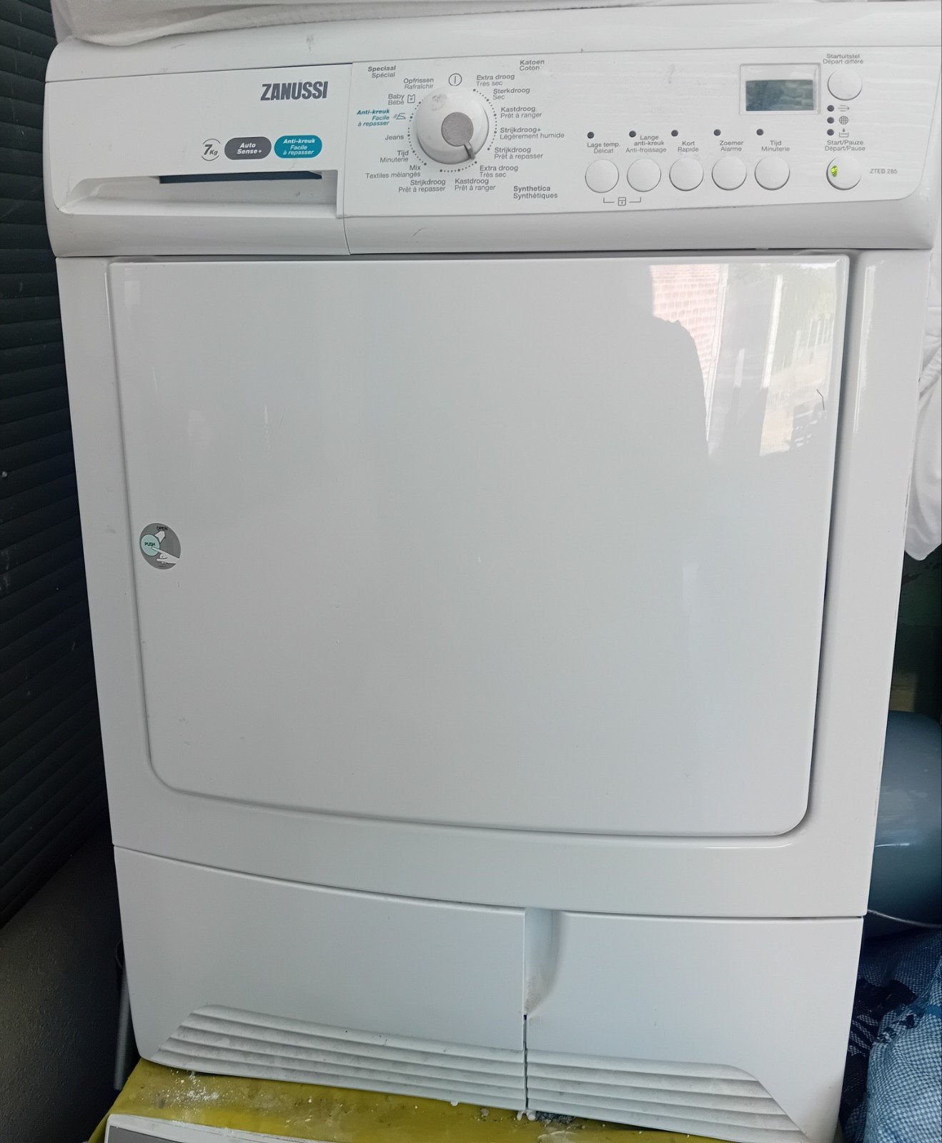 sèche linge de marque Zanussi avec condensation très propre, Electroménager, Sèche-linge