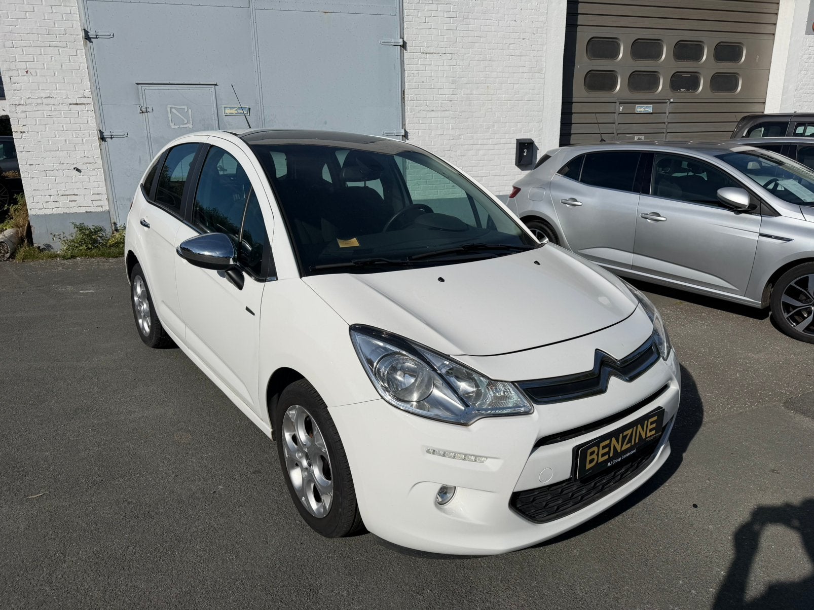 Citroen C3 1.2i Exclusieve Airco/Cruise/Pano/Garantie, Dealer onderhouden, Euro 6, 1199 cc, Wit