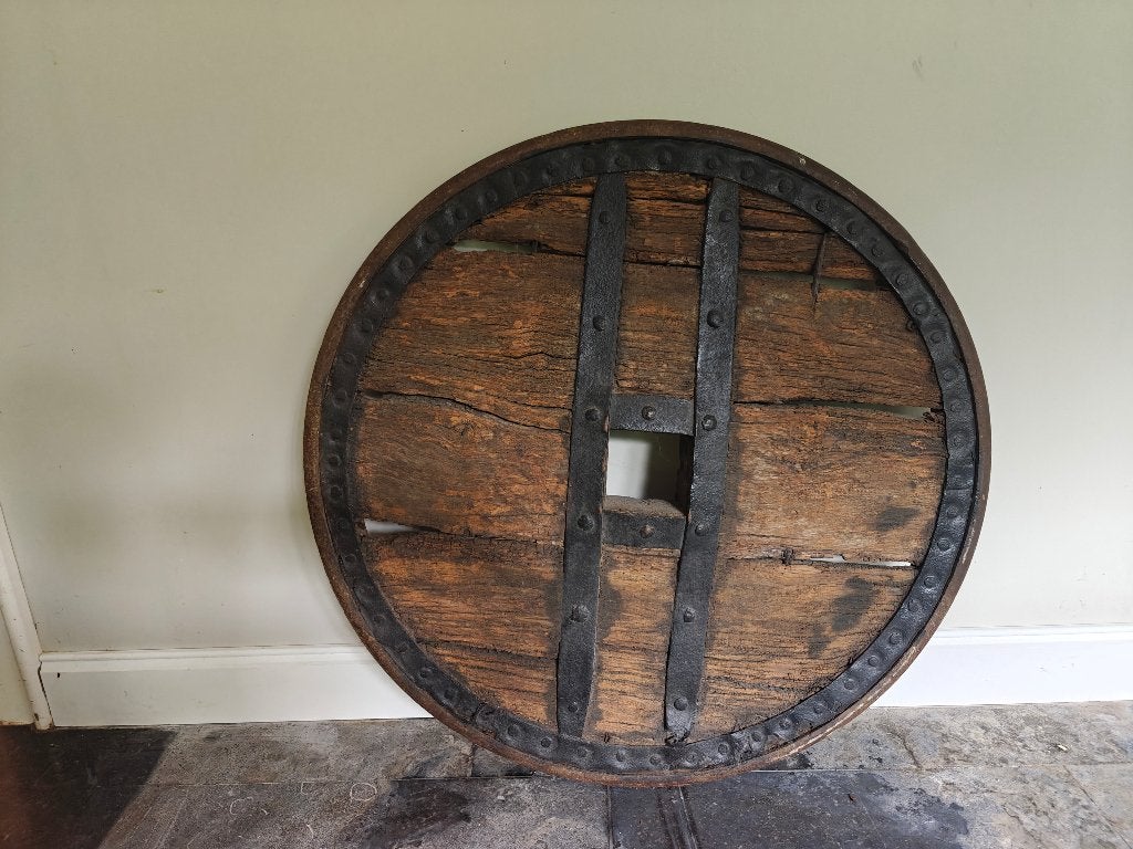 Antiek houten wiel met smeedijzeren beslag | 85 cm diameter, Ophalen