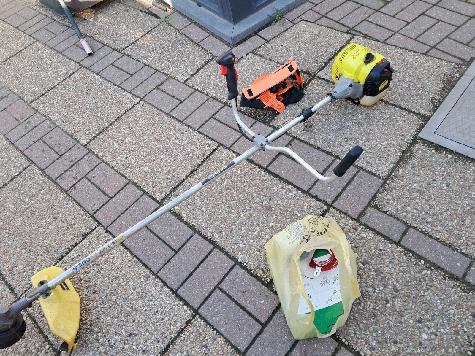 Bosmaaier in werkende staat, Jardin & Terrasse, Enlèvement, Utilisé, Essence, Powerplus