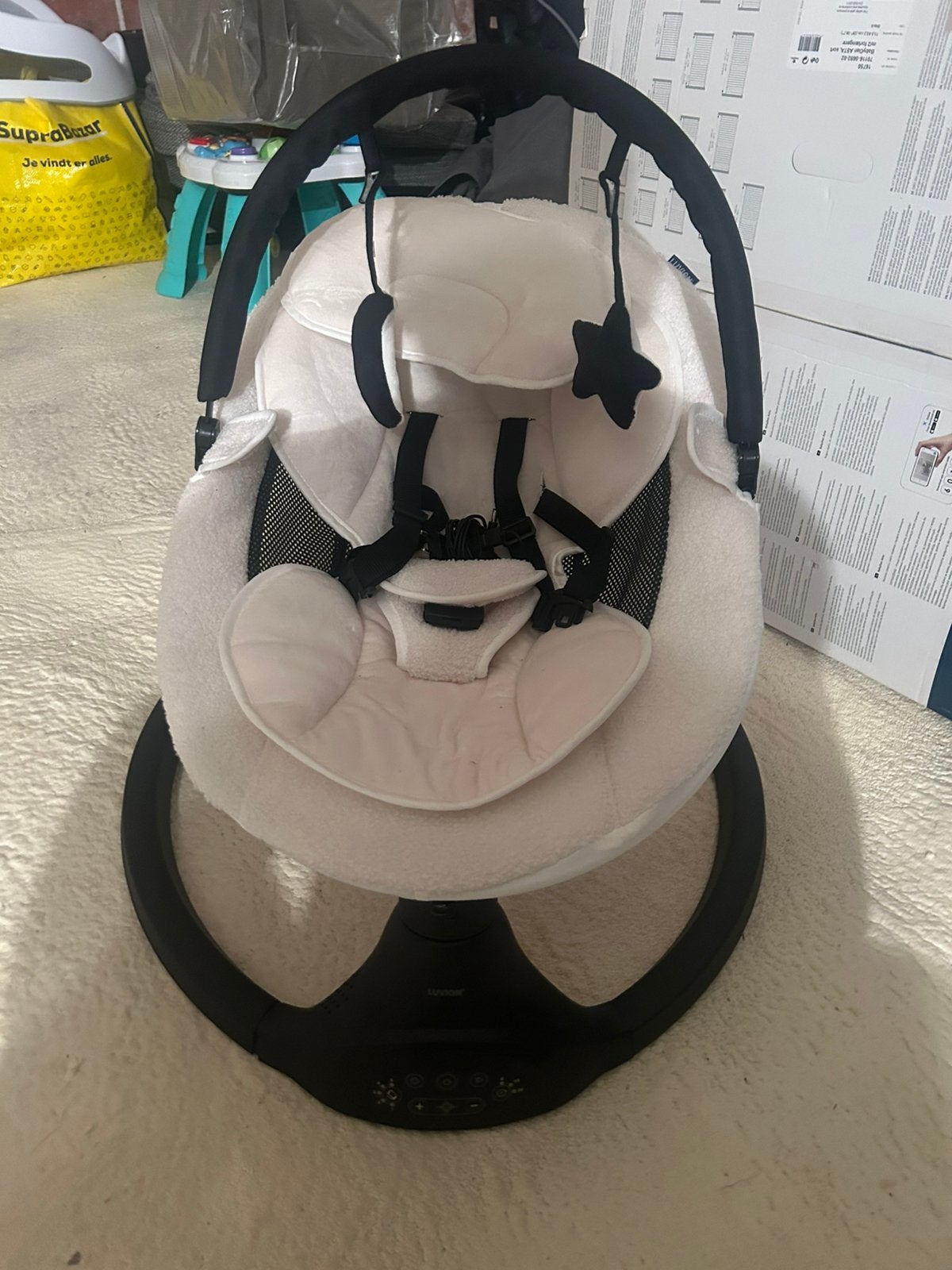 Luvion baby swing, Kinderen en Baby's, Wipstoeltjes, Ophalen, Zo goed als nieuw