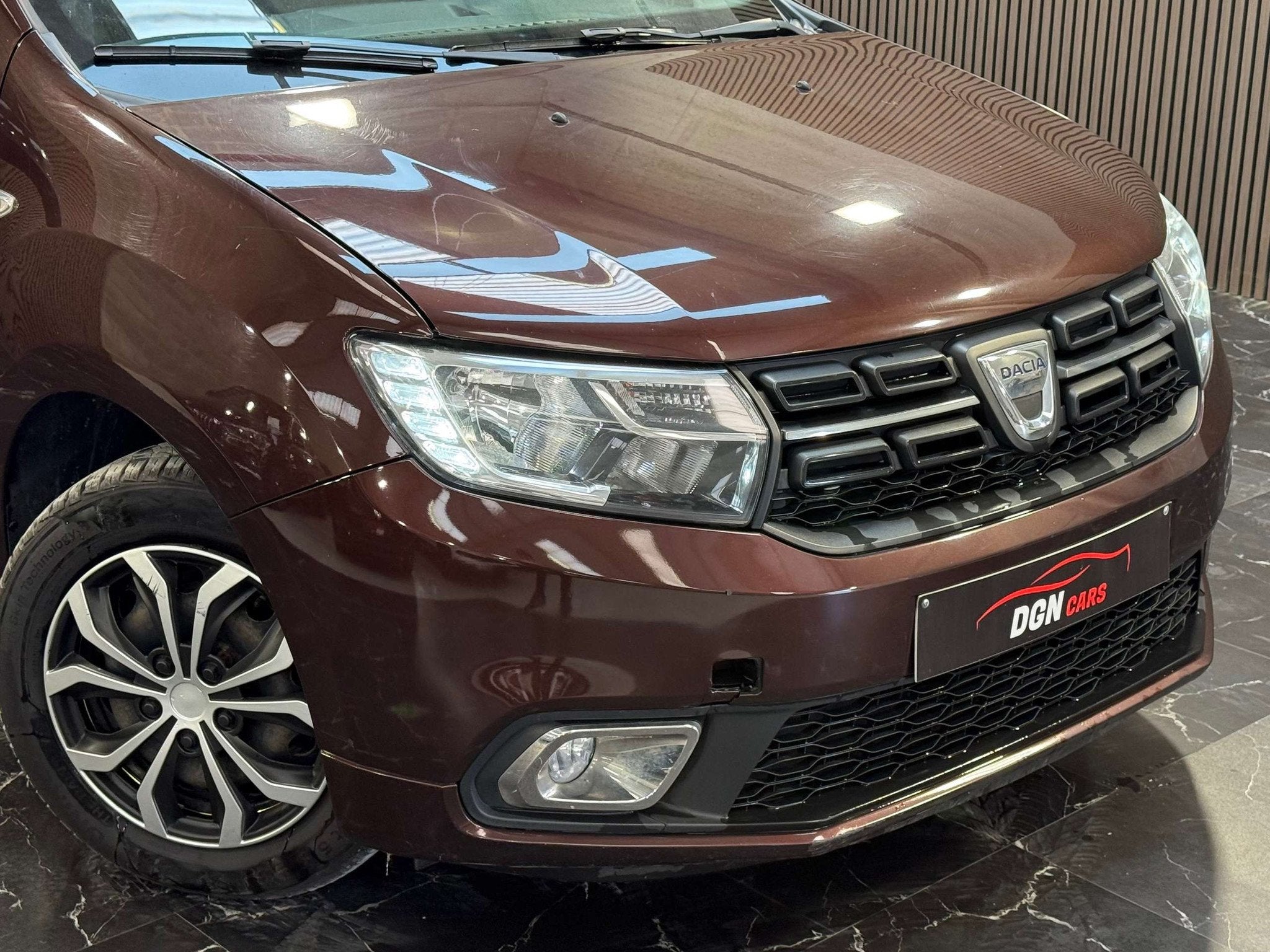 Dacia Sandero Sandero 1.0i SCe Ambiance (bj 2017), Auto's, Dacia, Gebruikt, Bruin, Bedrijf, 5 deurs