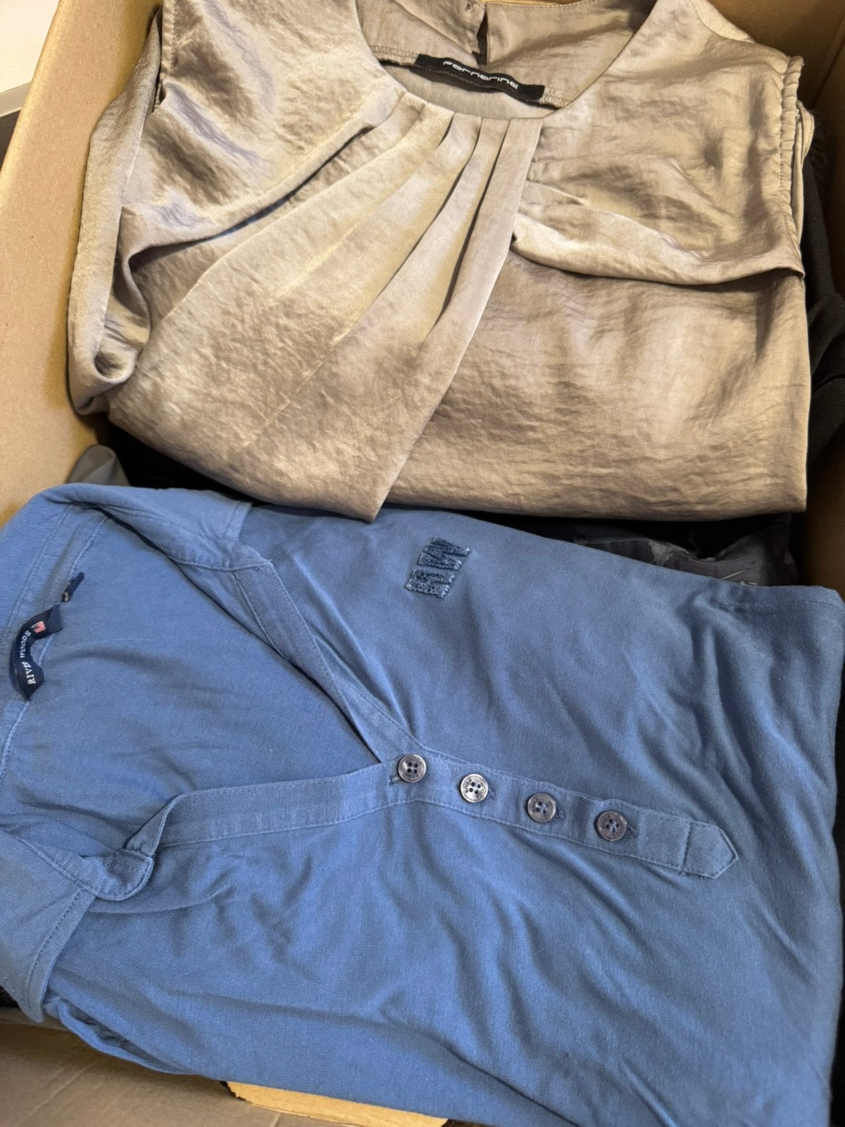 Beaucoup de vêtements, Enlèvement, Comme neuf