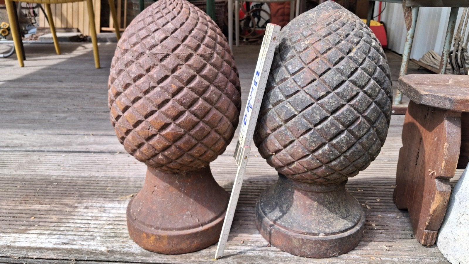 2 gietijzeren ananas,  zwaar, groot model, Tuin en Terras, Tuinvazen, Ophalen