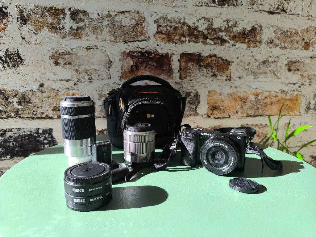 Pack Sony A6000 complet 16-50 + 18-55 + 55-210., TV, Hi-fi & Vidéo, Câble USB, Enlèvement ou Envoi, Moins de 4 fois, Comme neuf