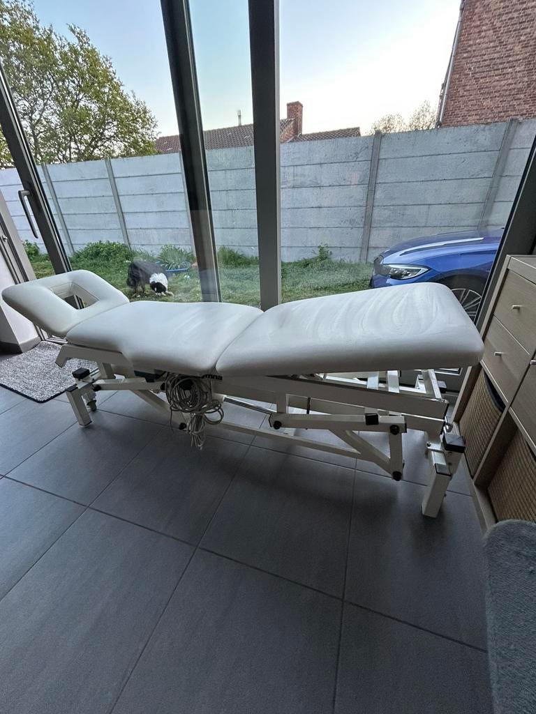 Table de kine GYMNA, Sports & Fitness, Produits de massage, Utilisé, Table de massage, Enlèvement