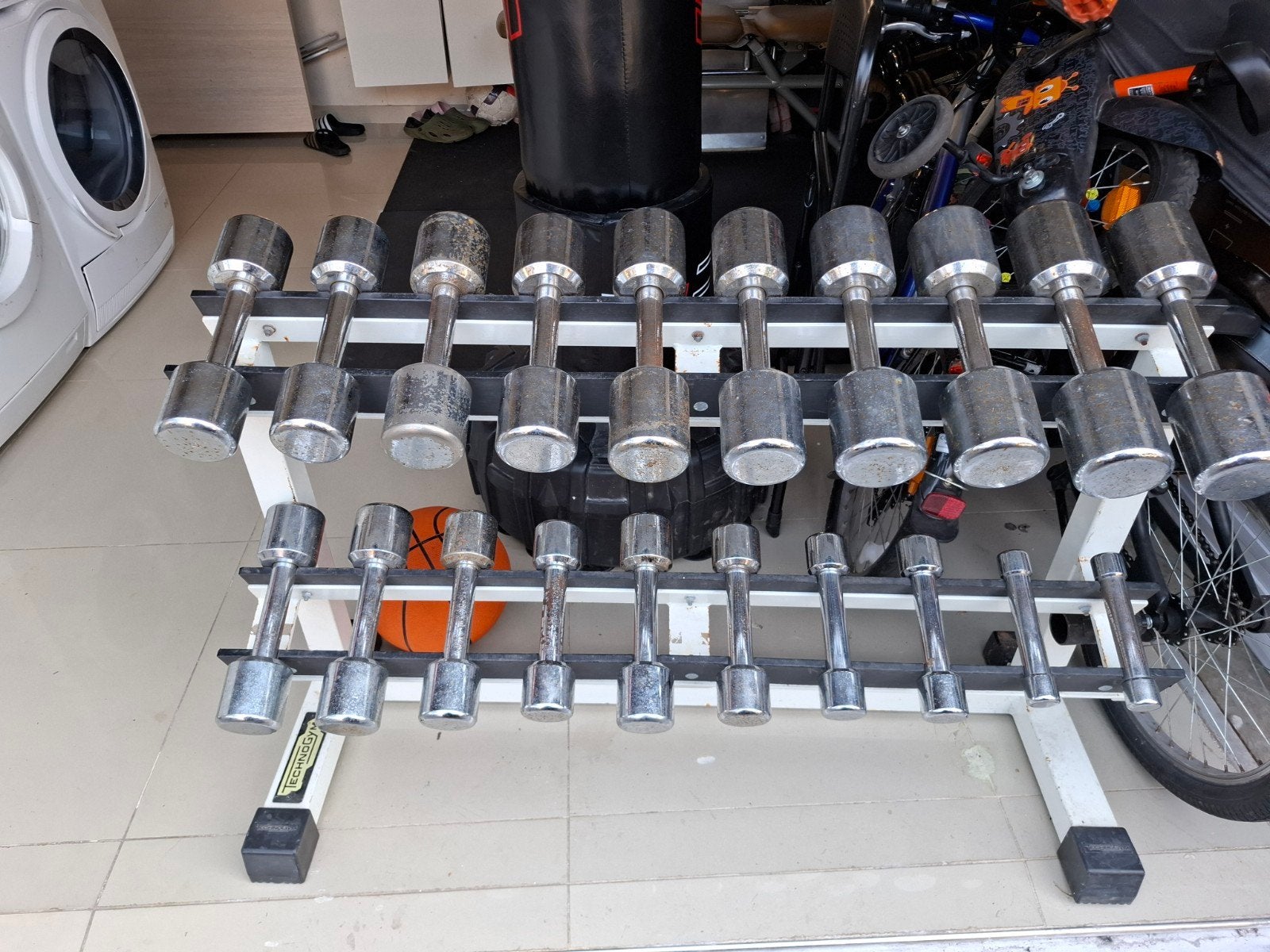technogym dumbells 1kg - 10kg dumbbells halters rek, Enlèvement