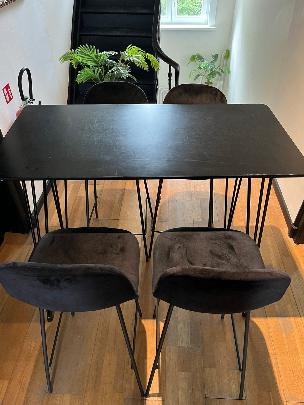 Table haute + 4 chaises hautes, Maison & Meubles, Tables | Tables à manger, Enlèvement, Utilisé