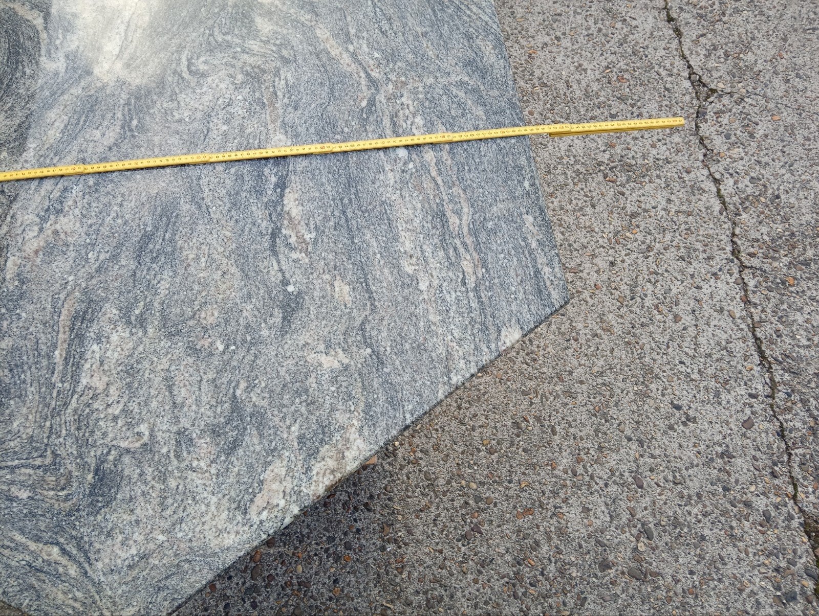 nouvelle table à manger en granit, Maison & Meubles, 150 à 200 cm, Cinq personnes ou plus, Comme neuf, 100 à 150 cm
