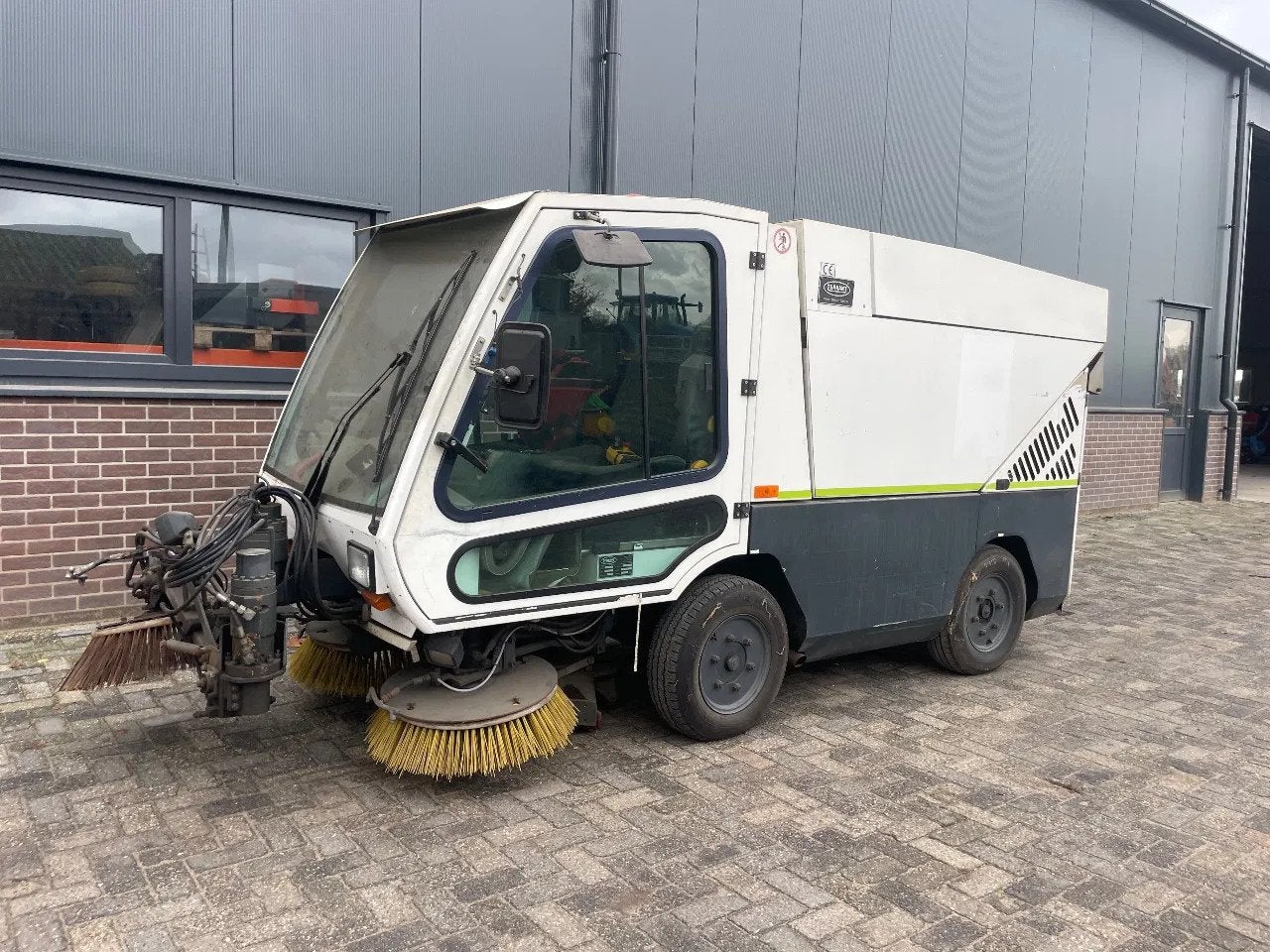 TENNANT A60 veegmachine veeg zuigmachine (bj 2008), Zakelijke goederen
