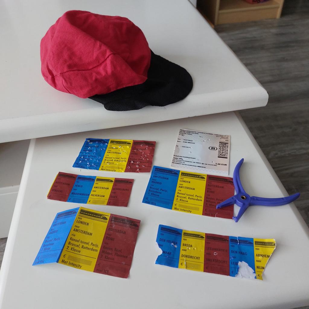 Tout pour jouer à Train Controller. Avec chapeau, cutter., Enlèvement