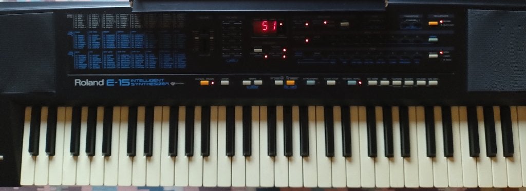 Keyboard Roland E15, Ophalen, Met standaard, Roland, 61 toetsen