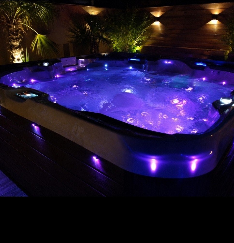 Gezocht een jacuzzi, Enlèvement