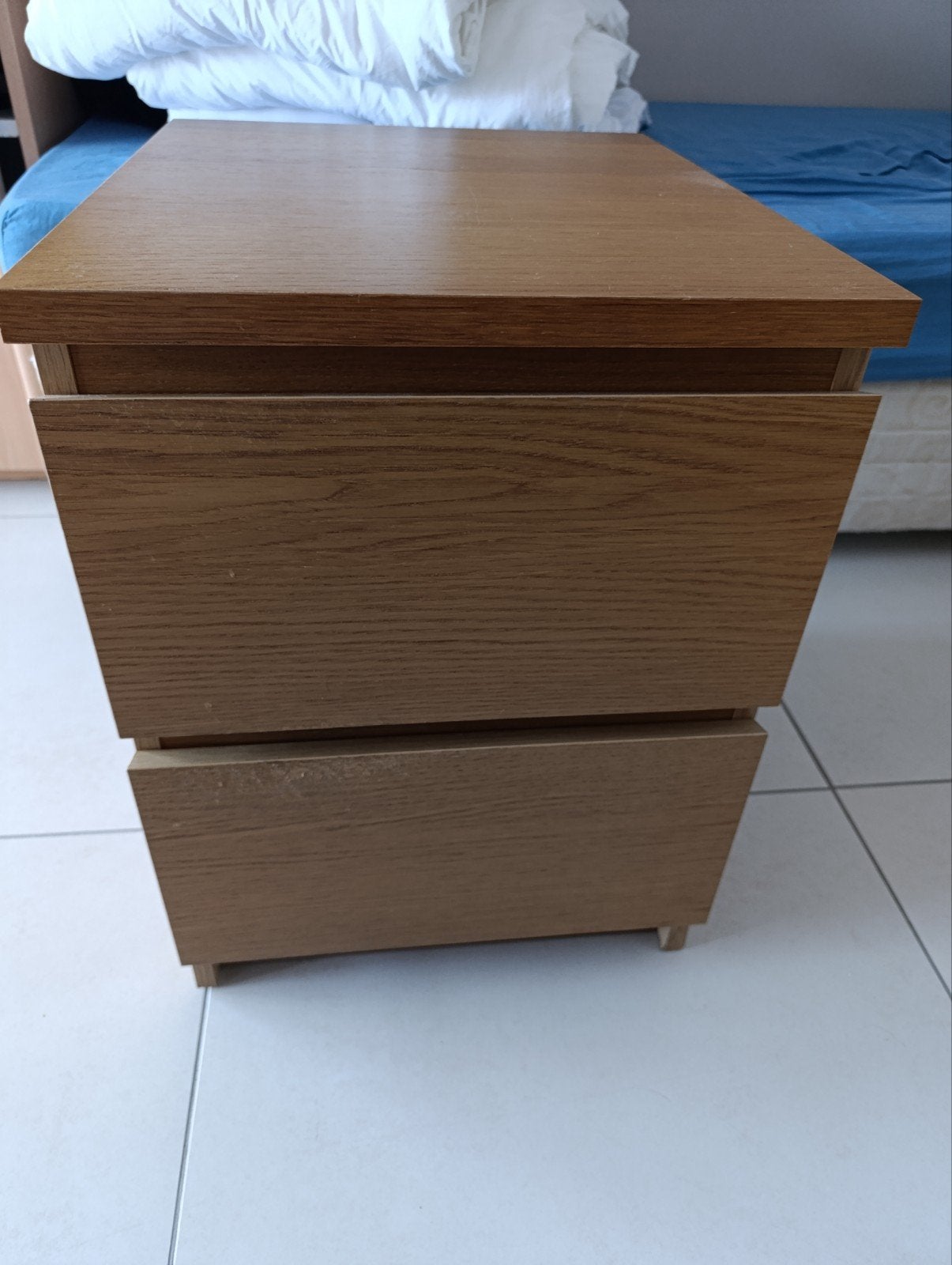 Malm Ikea nachtkastje licht eikenhout met 2 laden, Huis en Inrichting, Ophalen