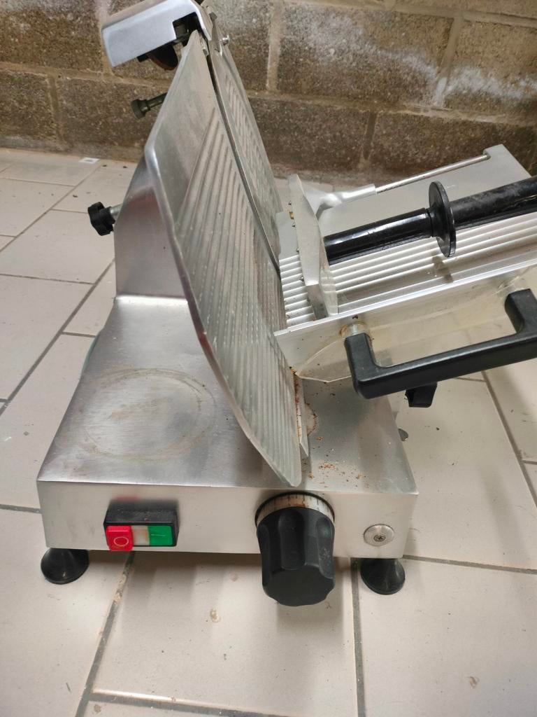 Elektrische snijmachine, Ophalen