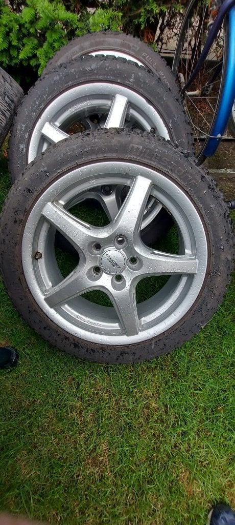 Set 4 winterbanden 225/45R17 + velg (17 inch), Pneus hiver, Enlèvement ou Envoi, Véhicule de tourisme, 225 mm
