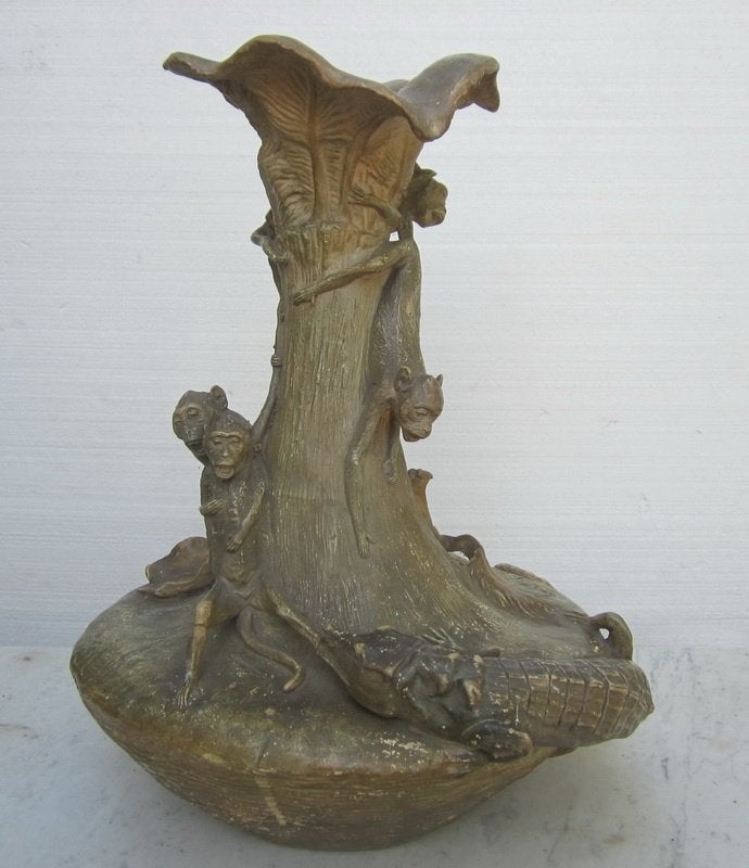 Vase art nouveau terre cuite crocodilea avec singes,Autriche, Antiquités & Art, Enlèvement, Art nouveau, Pierre ou céramique, Autres types