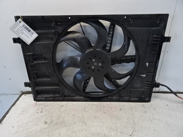 VENTILATORHUIS Audi Q3 (F3B) (01-2018/-) (5Q0121203DE), Gebruikt, Audi