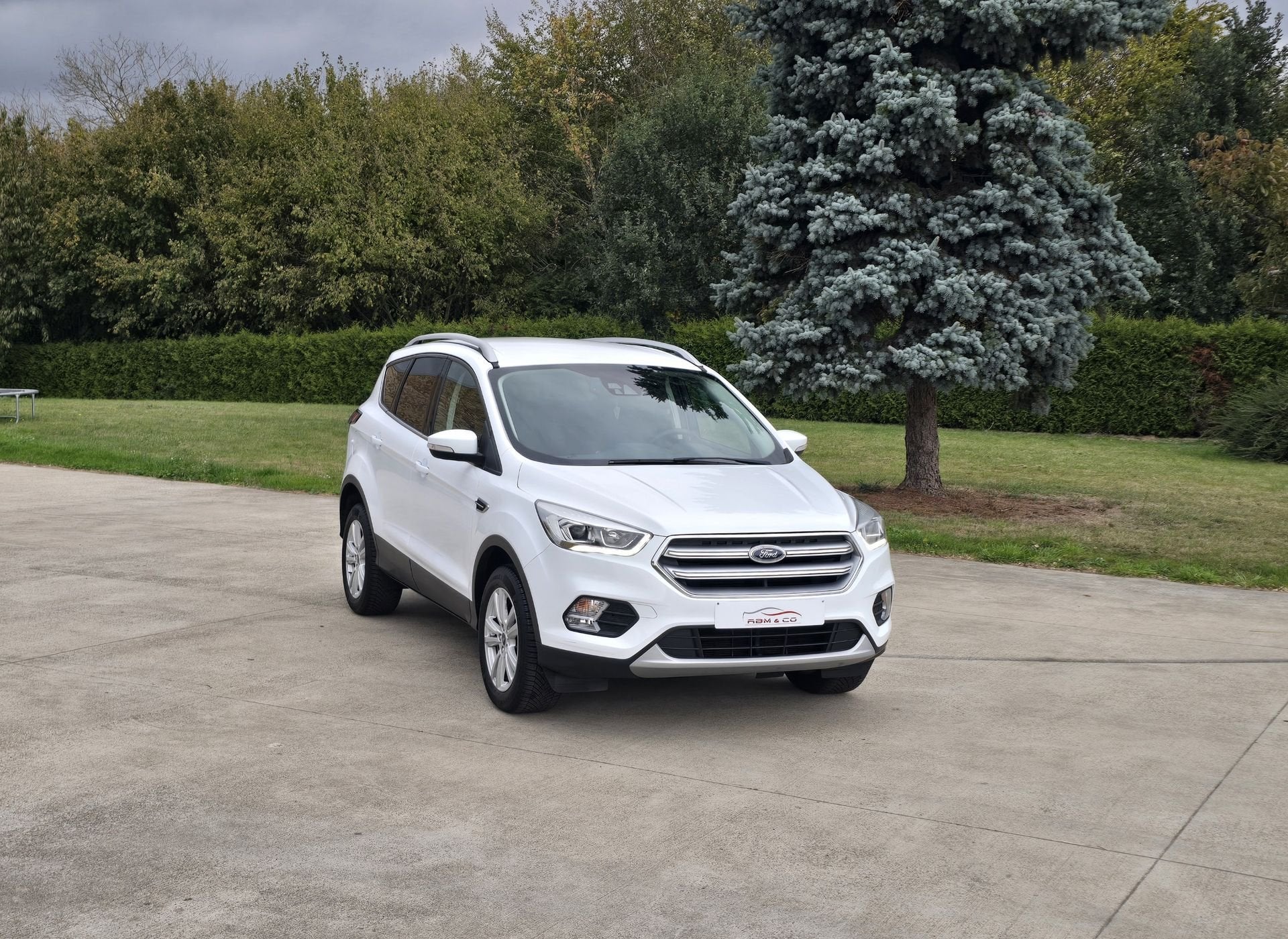 Ford Kuga 1.5i EcoB. 110 kw * 1er Prop - 66.000 KM * GAR 12M, Achat, Boîte manuelle, Noir, 5 portes