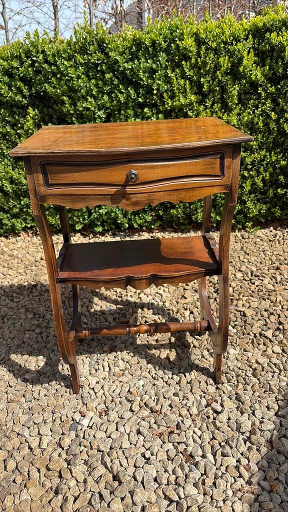 Table de chevet style Louis XV en bois”, Enlèvement