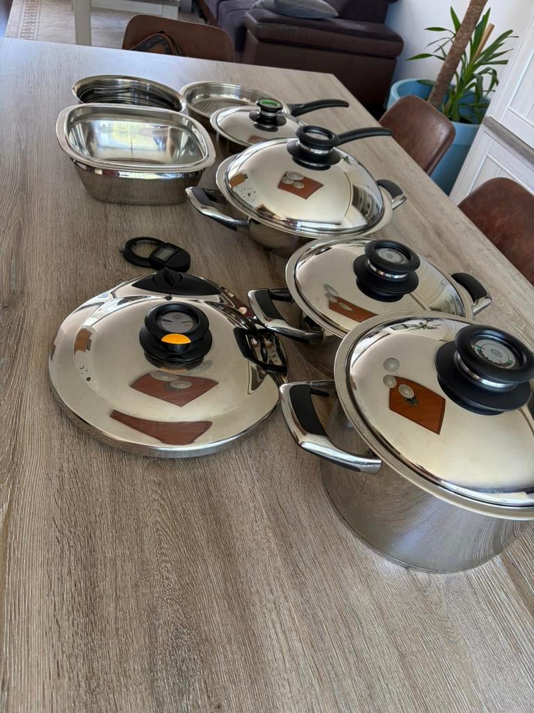 Amc potten en snelkookdeksel inductie, Huis en Inrichting, Keuken | Potten en Pannen, Ophalen of Verzenden, Zo goed als nieuw